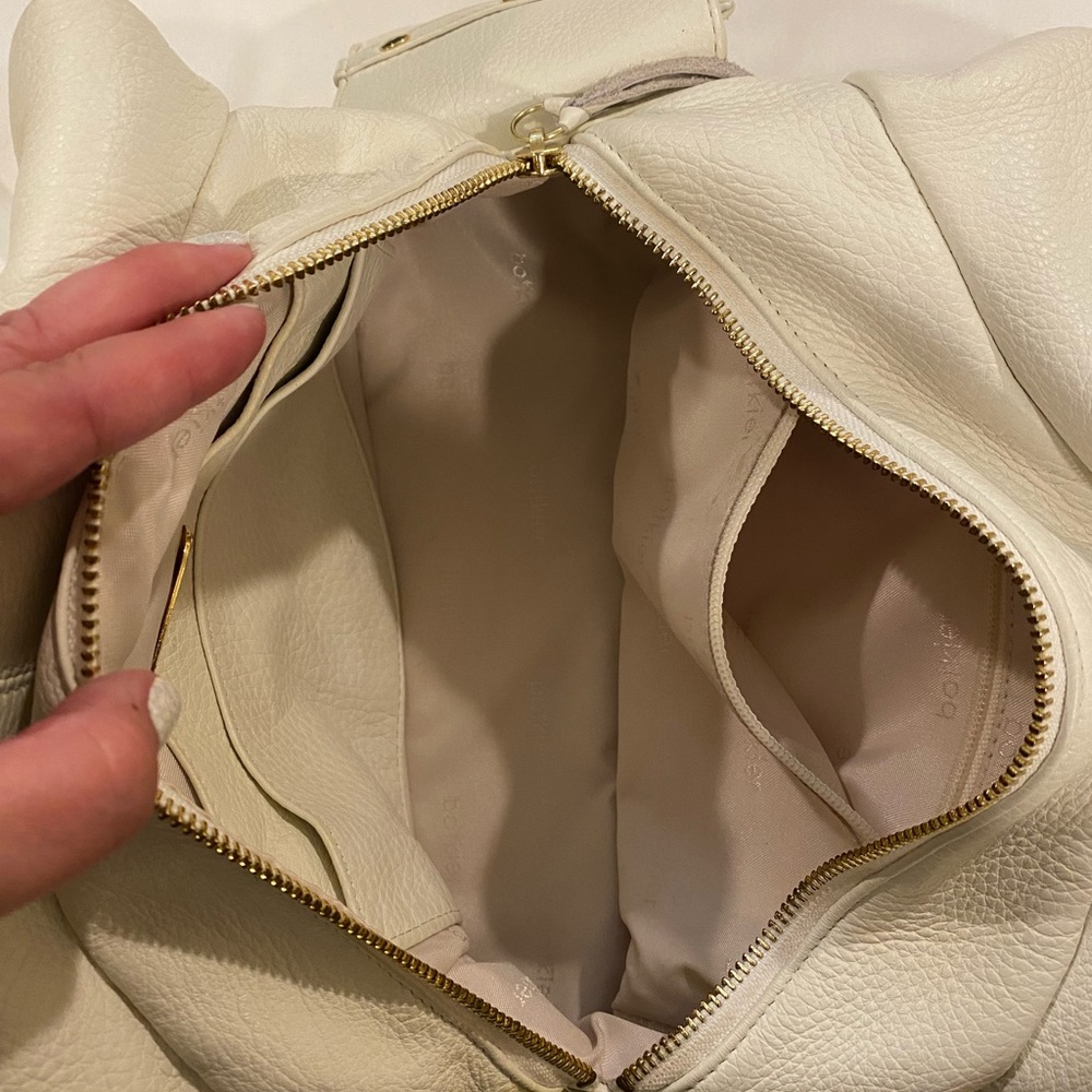 Botkier cream colored leather shoulder purse. Excellent condition - Picture 6 of 7